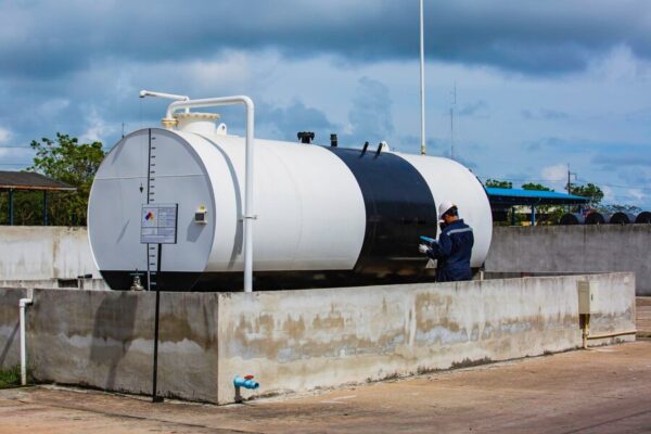 1000 gallon fuel tank