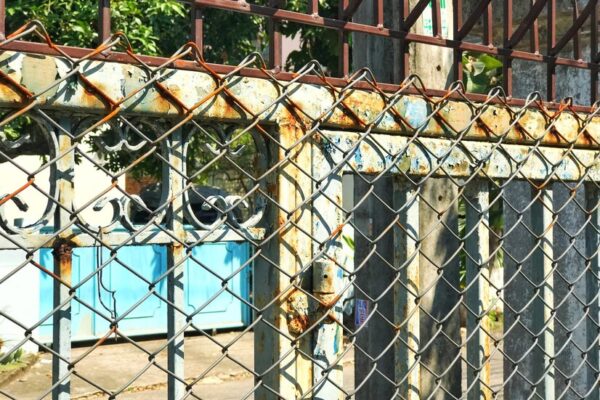 chain link fence rolling gate